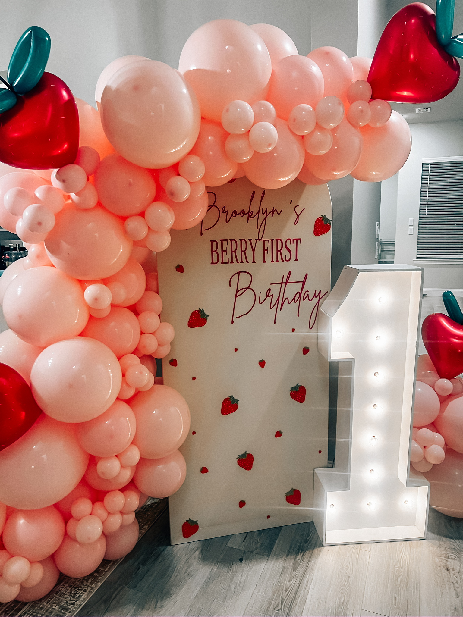 Brooklyn Berry First Birthday Main Blog photo