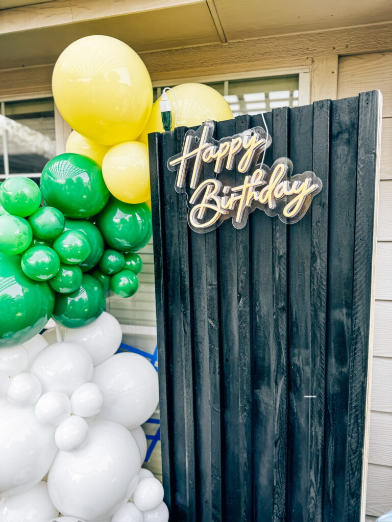 tractor theme, john deere, kids birthday, boy birthday, event design, balloon garland